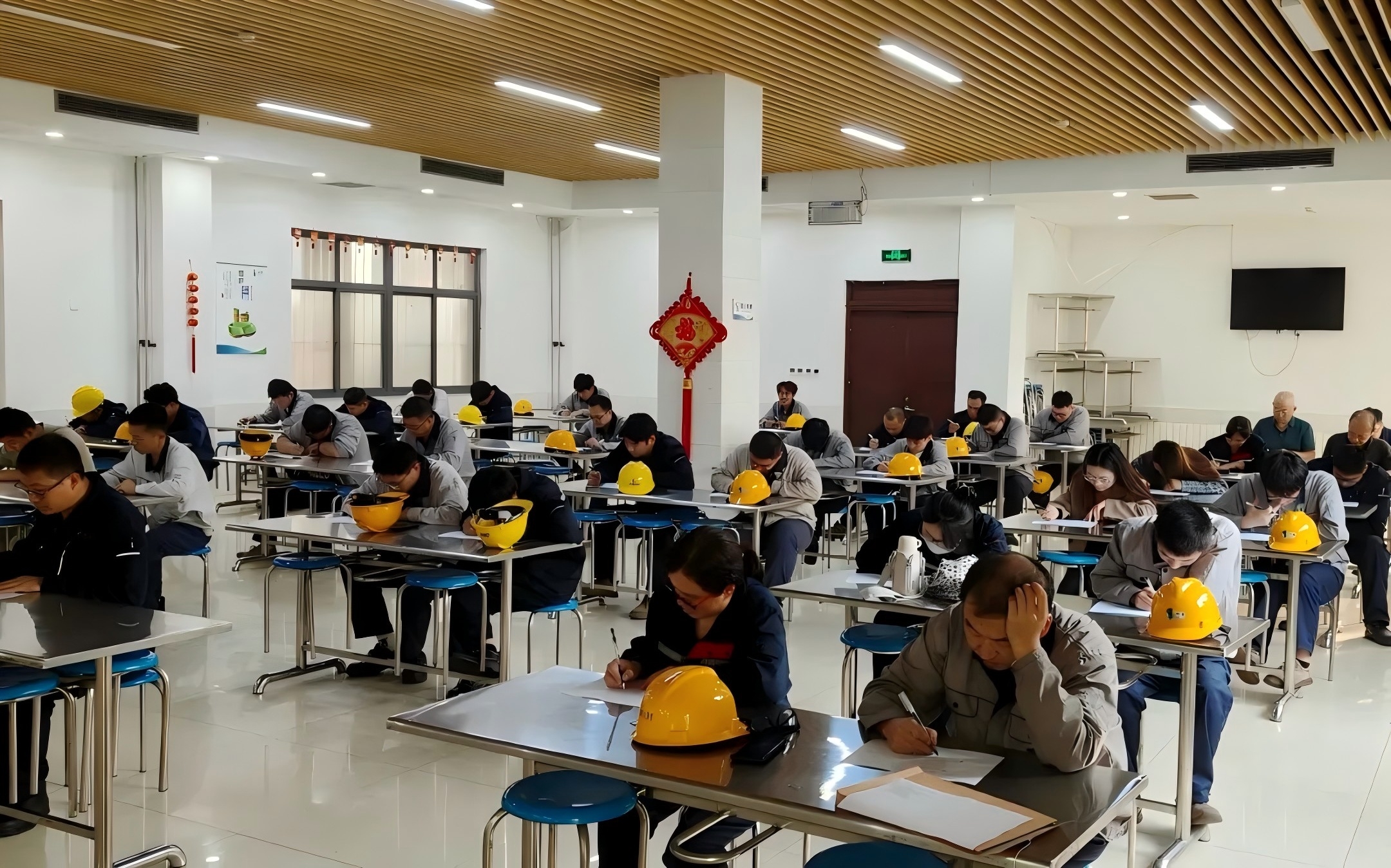 1732774980966318.jpg 640 (1).jpg